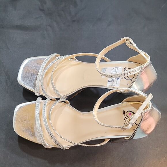 BRAND NEW DELICIOUS STRAP STUDDED EMBELLISHMENTS PLATFORM SANDAL - Picture 7 of 14